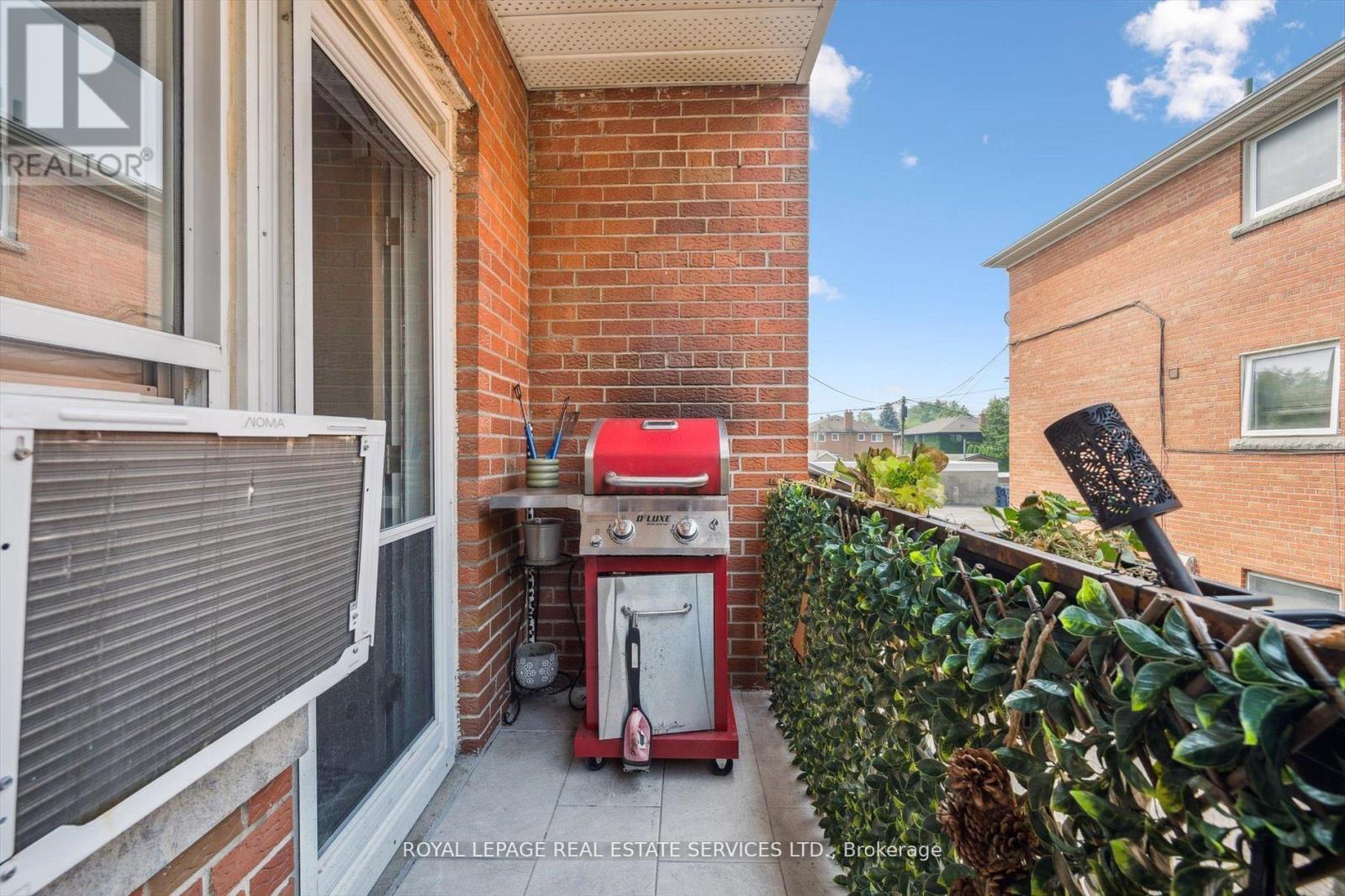 












19 DOVER DRIVE N

,
Toronto,




Ontario
M8W1V7


