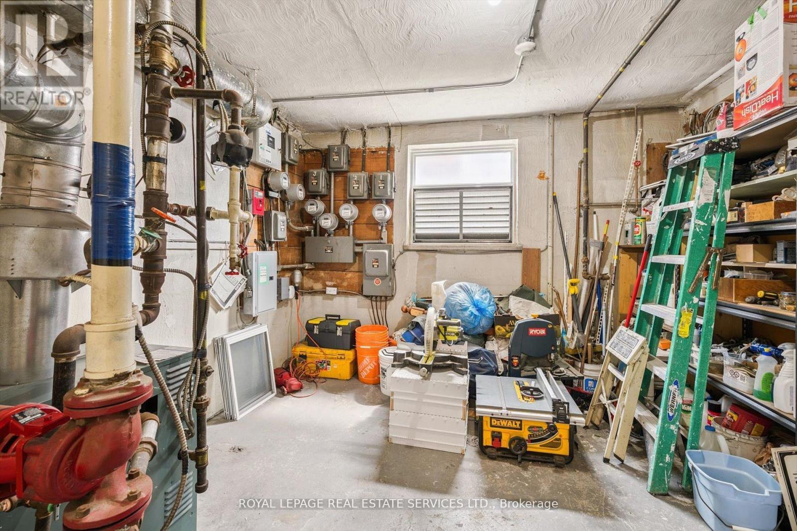 












19 DOVER DRIVE N

,
Toronto,




Ontario
M8W1V7

