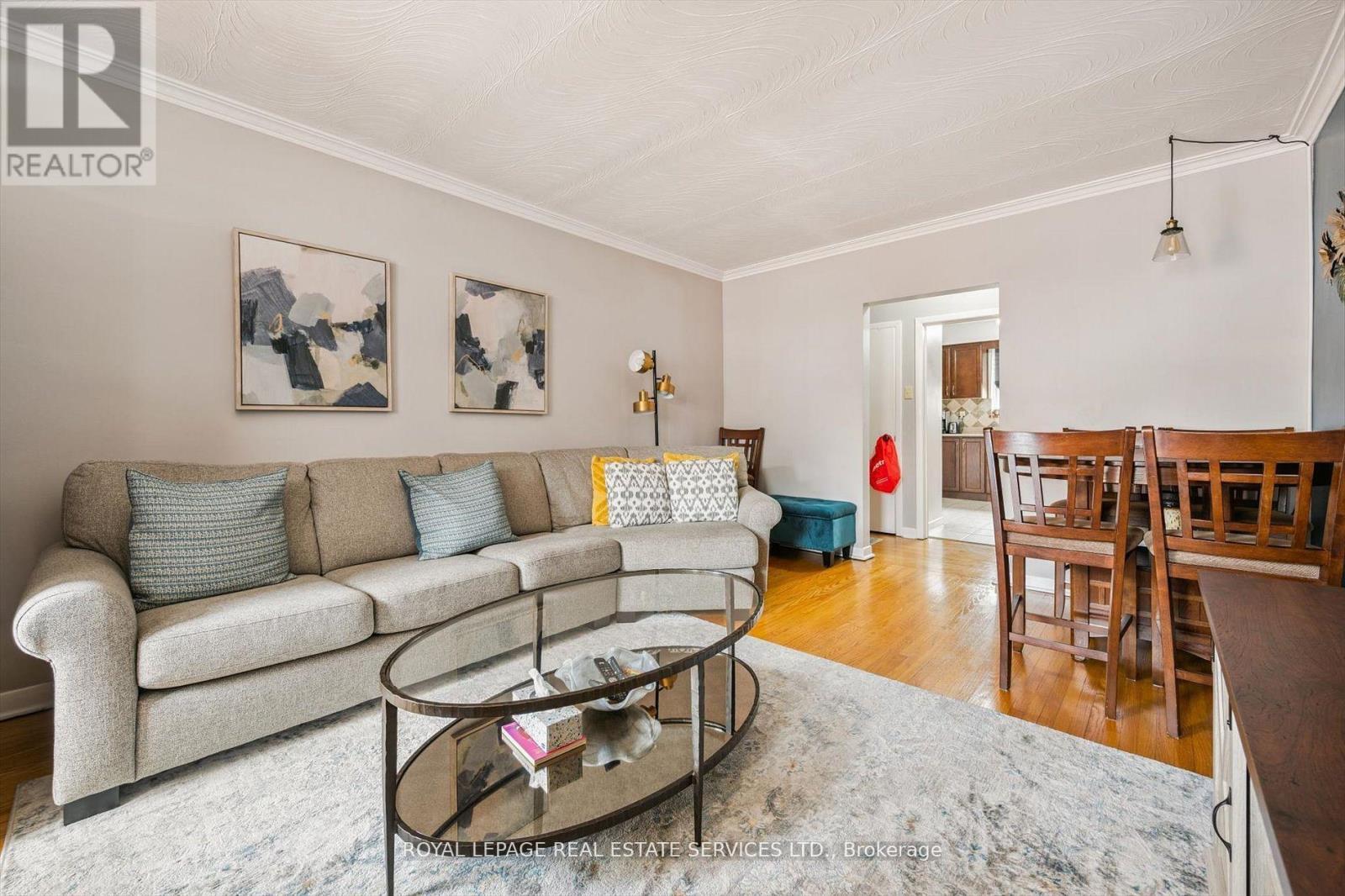












19 DOVER DRIVE N

,
Toronto,




Ontario
M8W1V7


