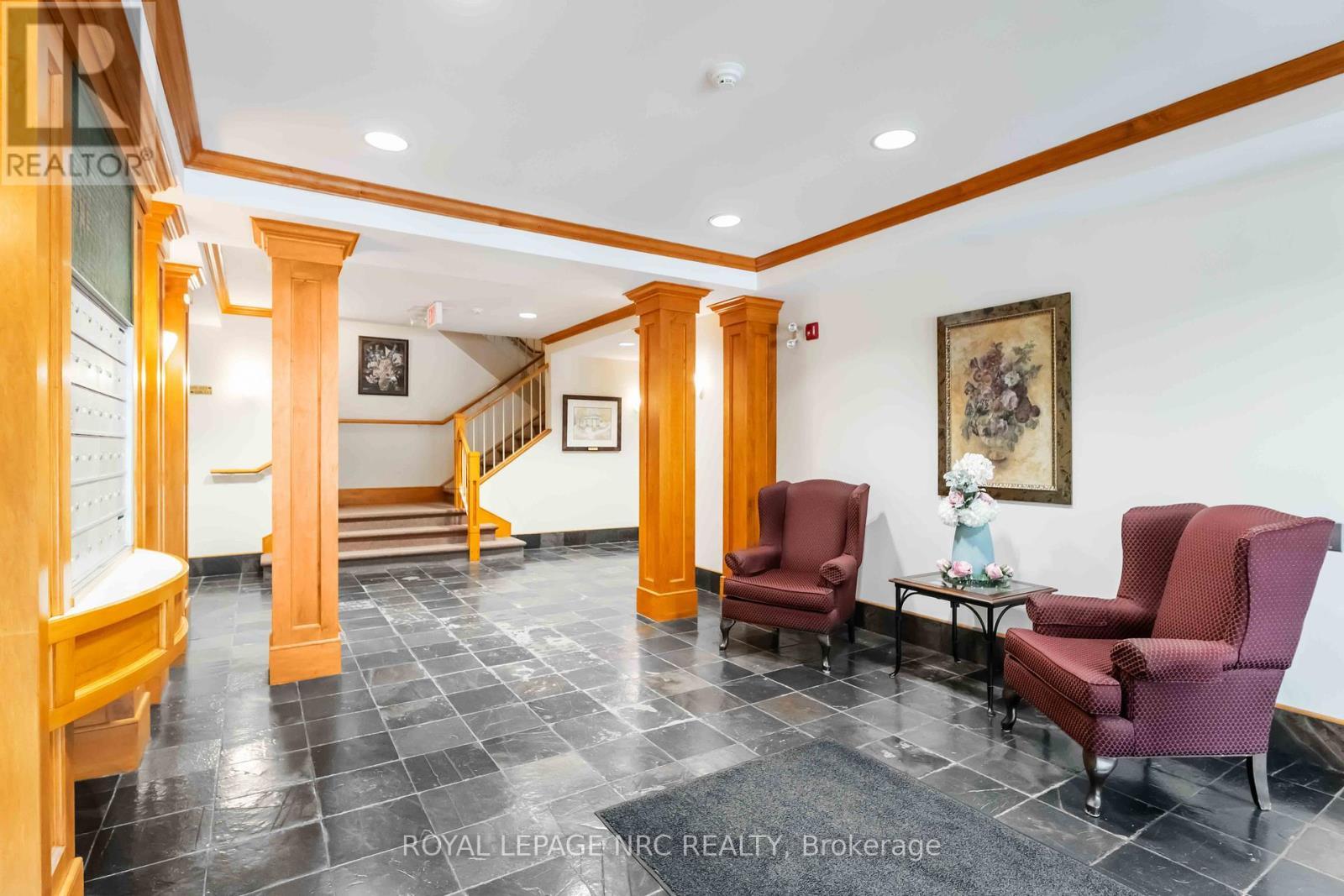 












101 - 55 PELHAM TOWN SQUARE

,
Pelham (Fonthill),




Ontario
L0S1E0

