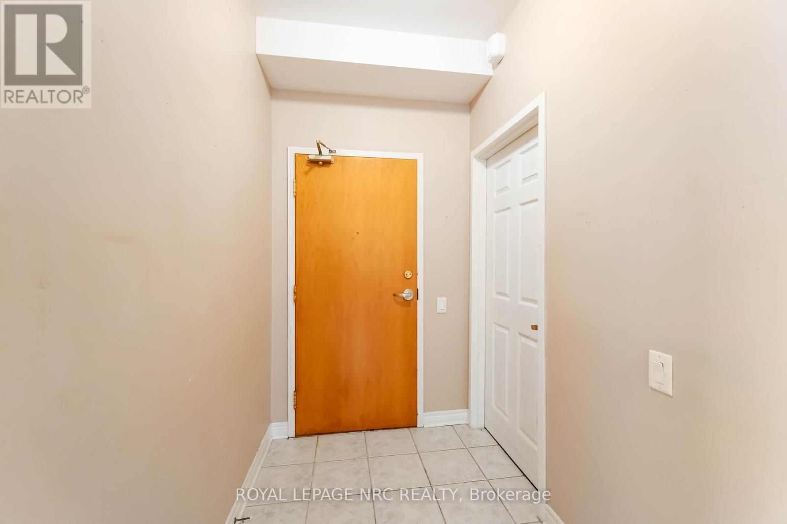












101 - 55 PELHAM TOWN SQUARE

,
Pelham (Fonthill),




Ontario
L0S1E0

