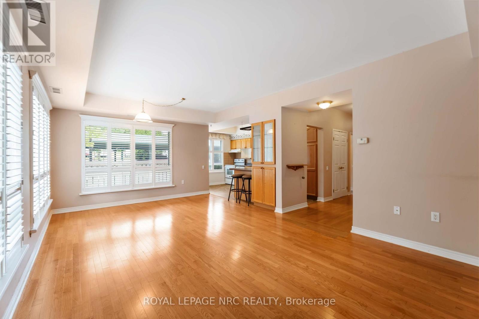 












101 - 55 PELHAM TOWN SQUARE

,
Pelham (Fonthill),




Ontario
L0S1E0

