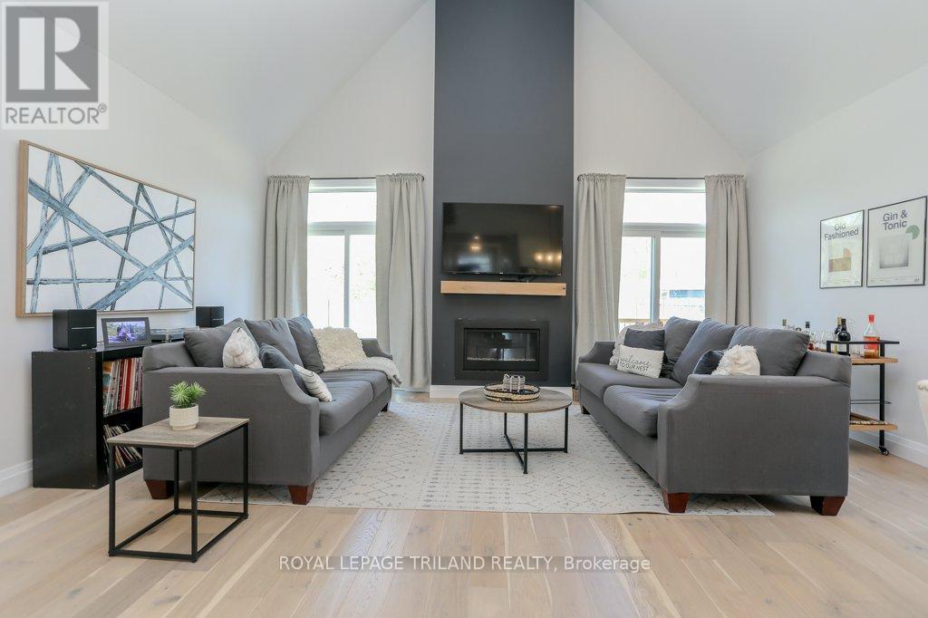 












45 COMPASS TRAIL

,
Central Elgin (Port Stanley),




Ontario
N5L0B4

