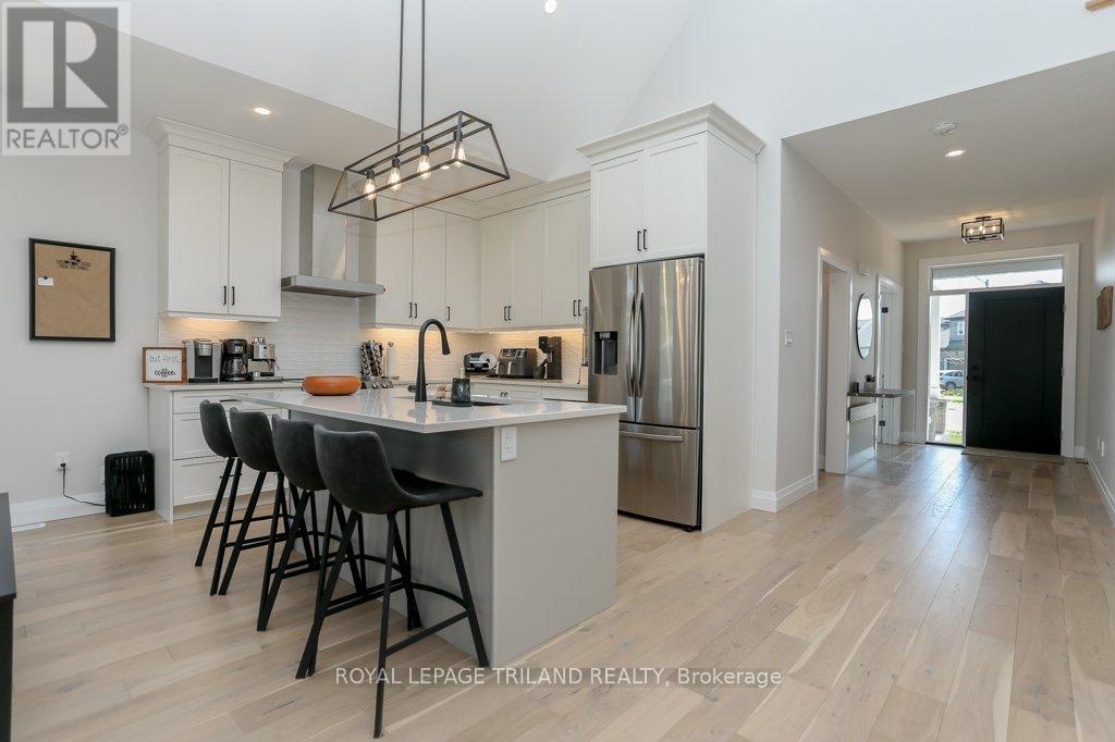 












45 COMPASS TRAIL

,
Central Elgin (Port Stanley),




Ontario
N5L0B4

