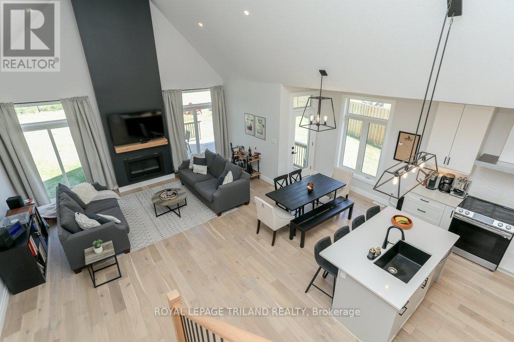 












45 COMPASS TRAIL

,
Central Elgin (Port Stanley),




Ontario
N5L0B4

