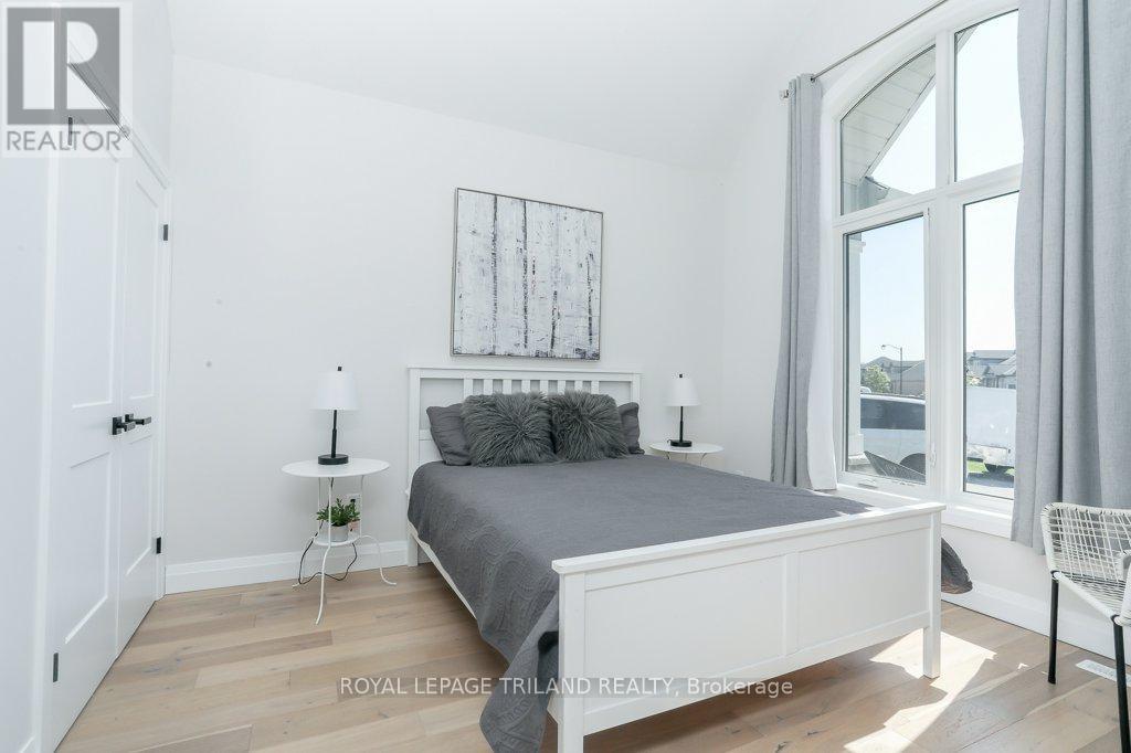 












45 COMPASS TRAIL

,
Central Elgin (Port Stanley),




Ontario
N5L0B4

