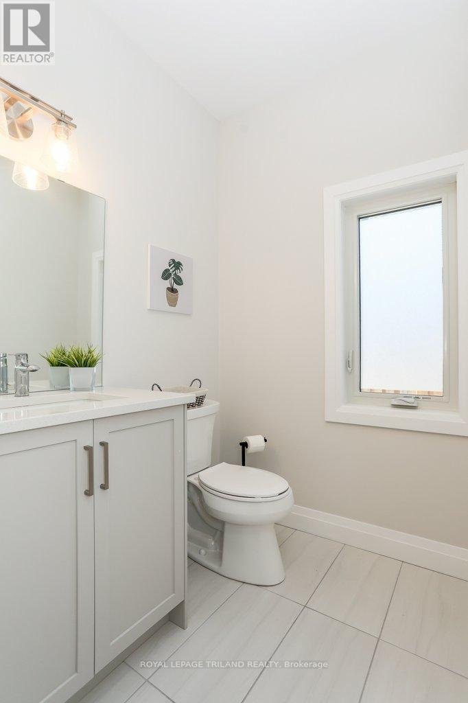 












45 COMPASS TRAIL

,
Central Elgin (Port Stanley),




Ontario
N5L0B4

