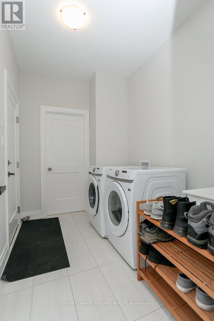 












45 COMPASS TRAIL

,
Central Elgin (Port Stanley),




Ontario
N5L0B4


