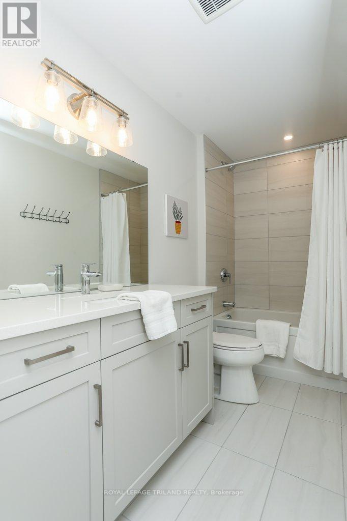 












45 COMPASS TRAIL

,
Central Elgin (Port Stanley),




Ontario
N5L0B4

