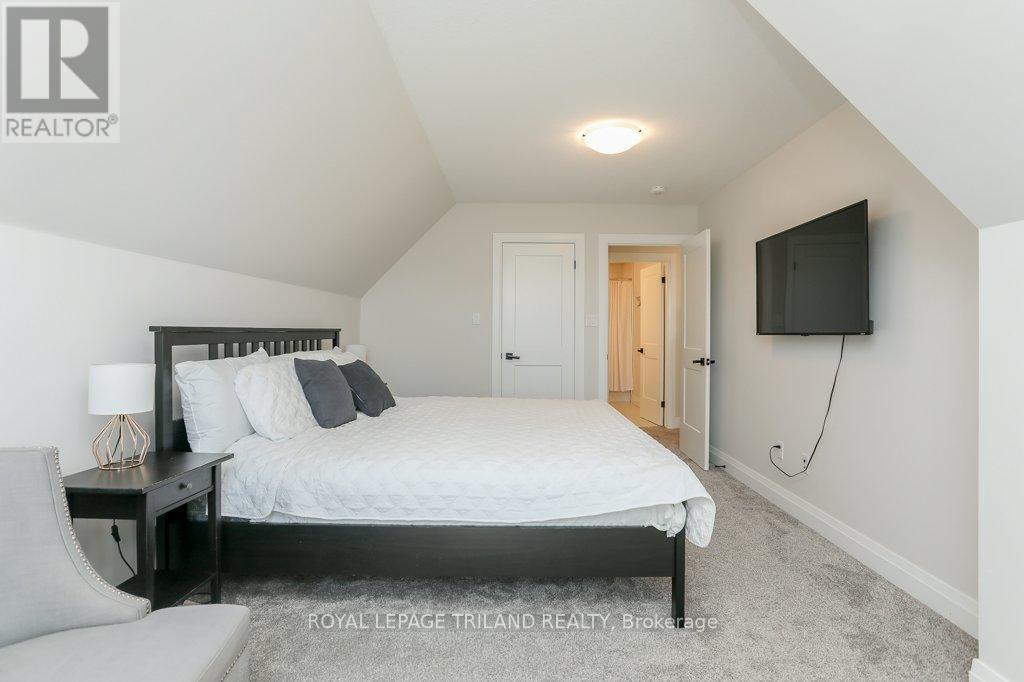 












45 COMPASS TRAIL

,
Central Elgin (Port Stanley),




Ontario
N5L0B4

