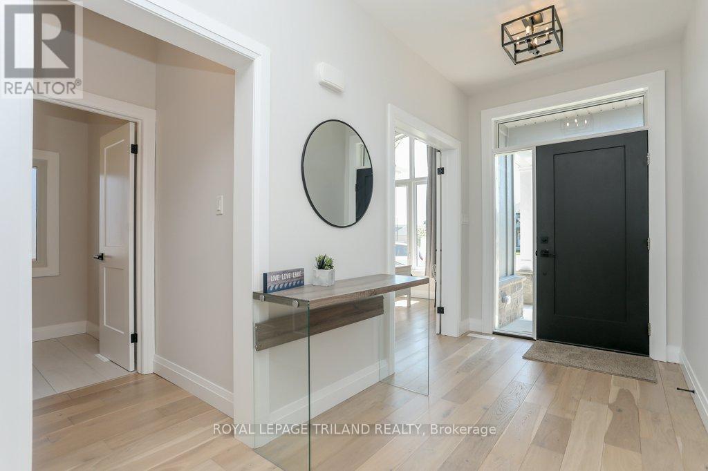 












45 COMPASS TRAIL

,
Central Elgin (Port Stanley),




Ontario
N5L0B4

