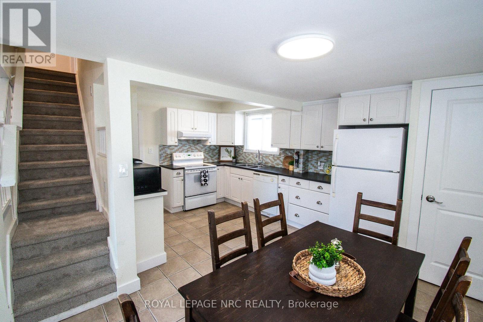 












57 HAMILTON STREET

,
St. Catharines (Western Hill),




Ontario
L2S1K8

