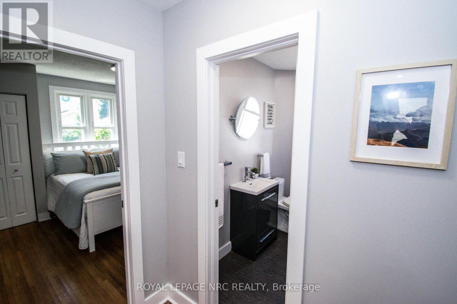 












57 HAMILTON STREET

,
St. Catharines (Western Hill),




Ontario
L2S1K8

