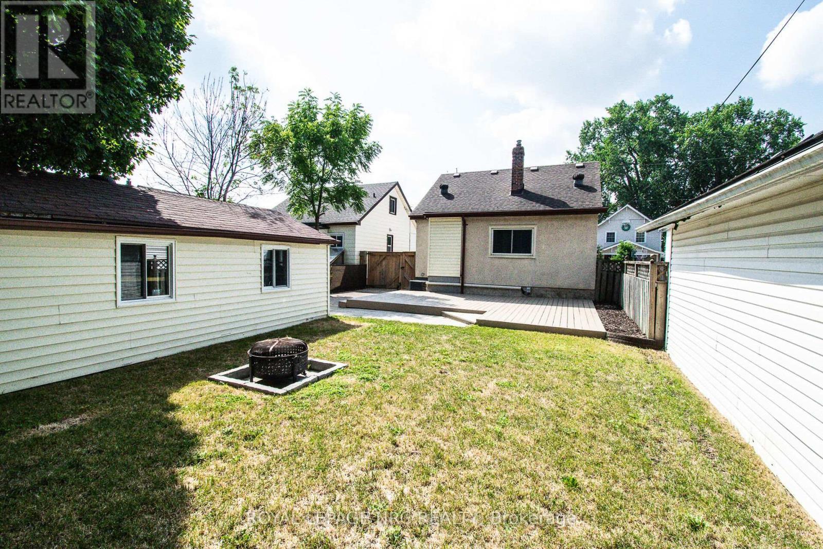 












57 HAMILTON STREET

,
St. Catharines (Western Hill),




Ontario
L2S1K8

