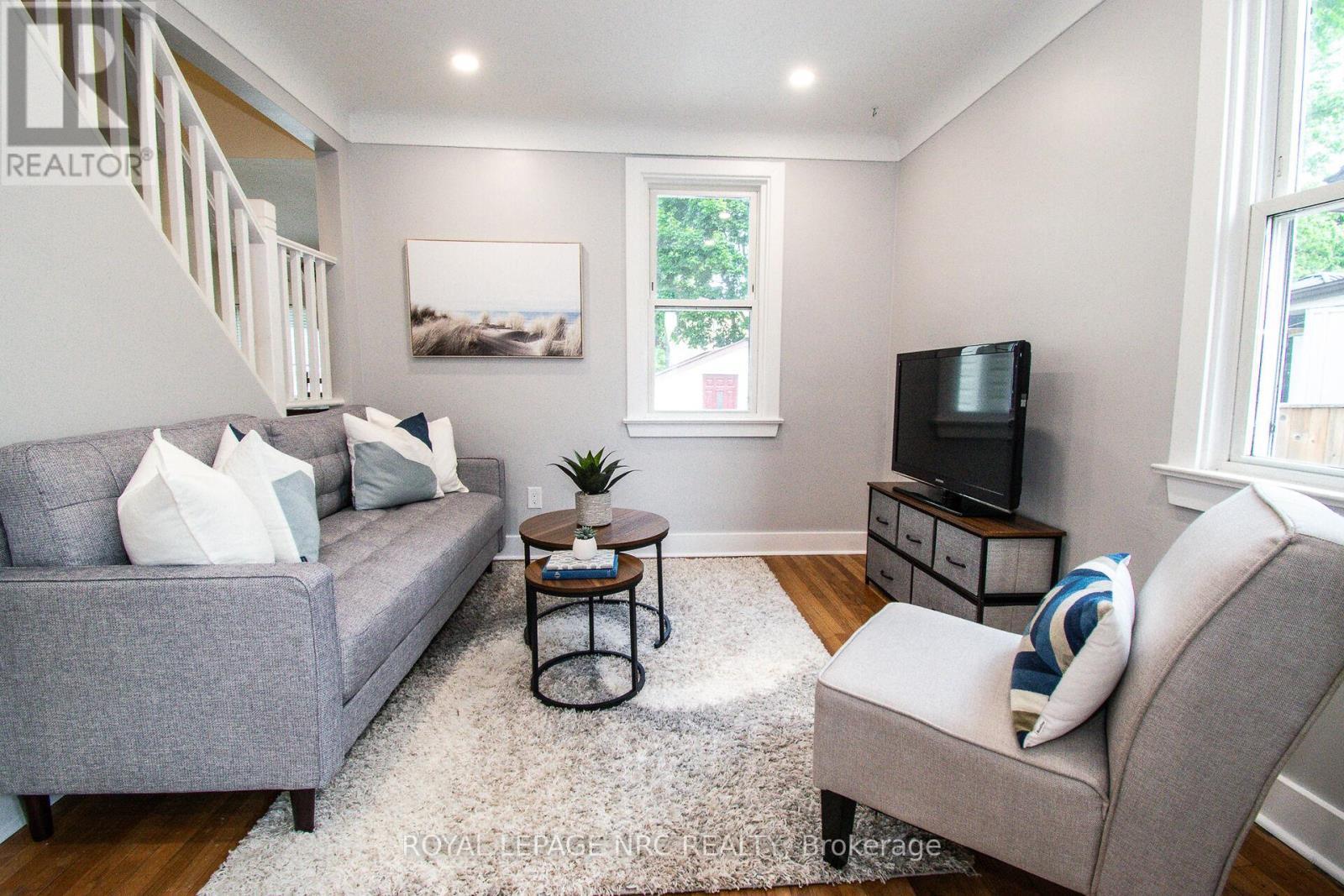 












57 HAMILTON STREET

,
St. Catharines (Western Hill),




Ontario
L2S1K8

