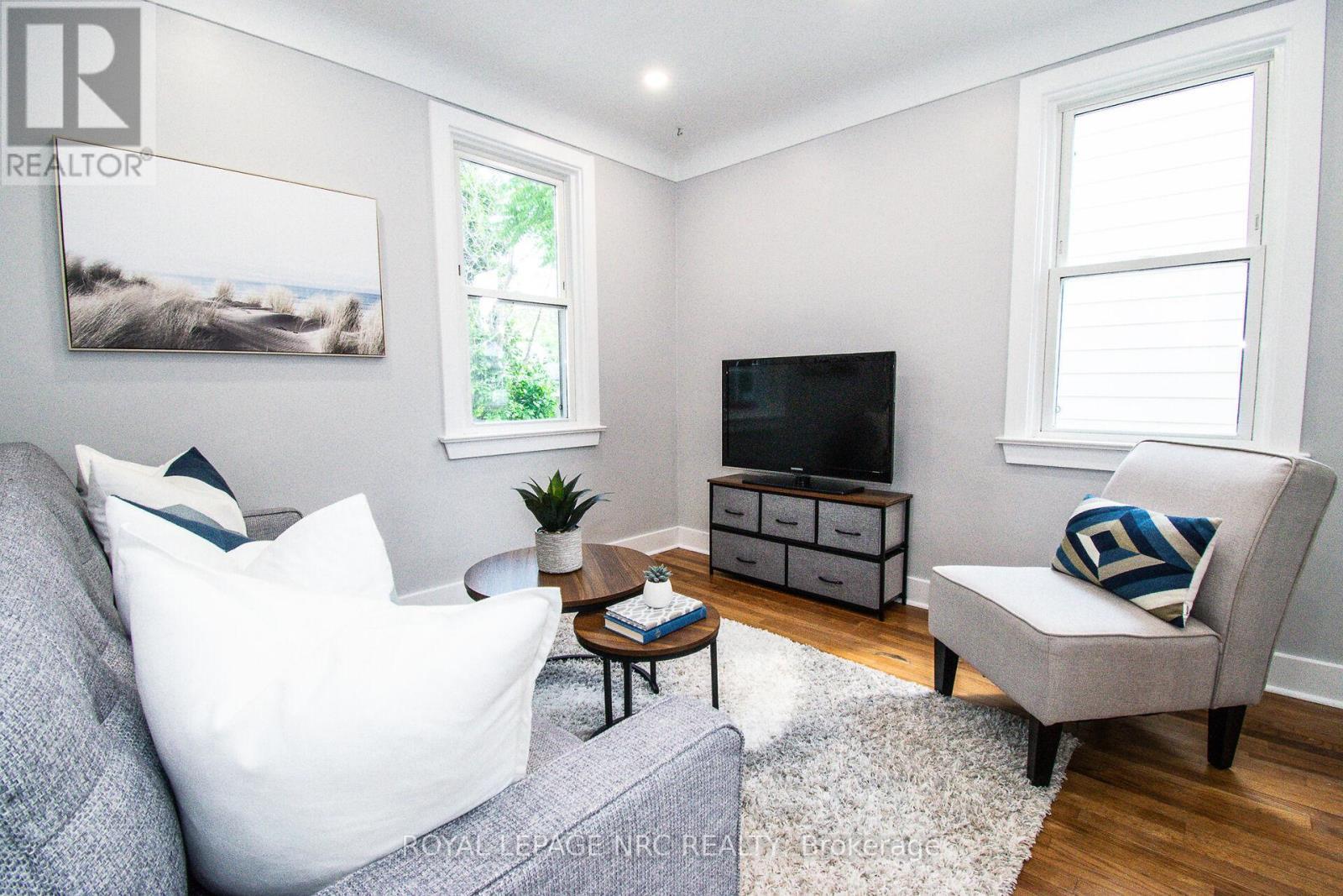 












57 HAMILTON STREET

,
St. Catharines (Western Hill),




Ontario
L2S1K8

