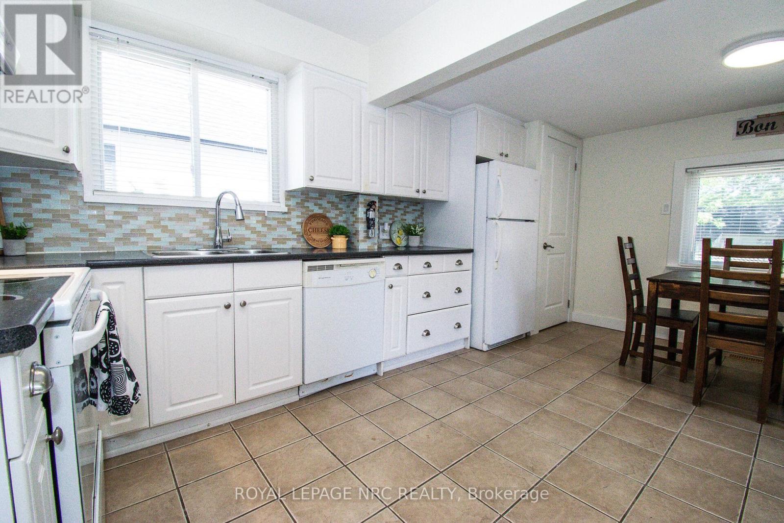 












57 HAMILTON STREET

,
St. Catharines (Western Hill),




Ontario
L2S1K8

