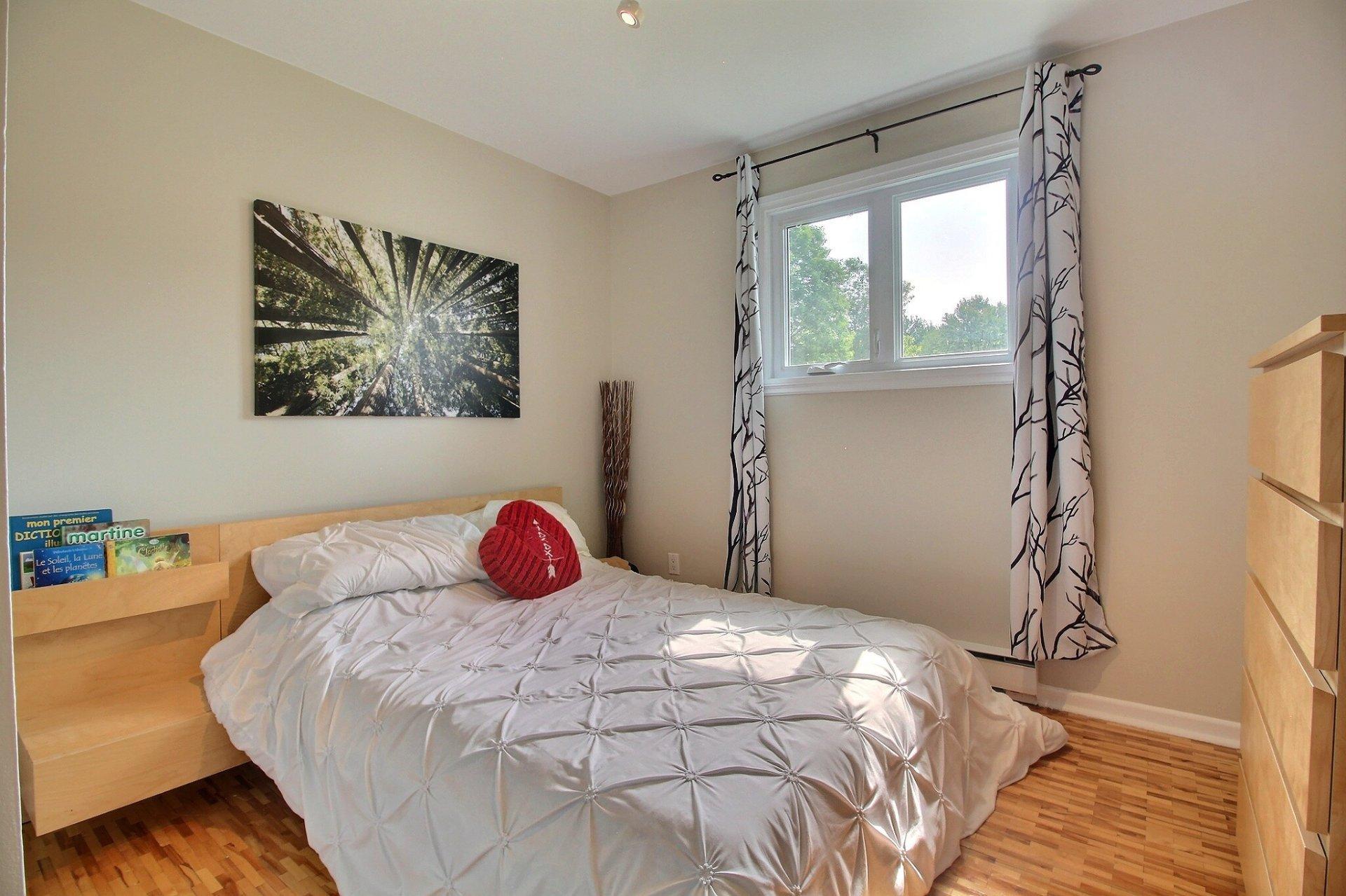 









160


Rue Jean

,
Drummondville,




QC
J2A3K2

