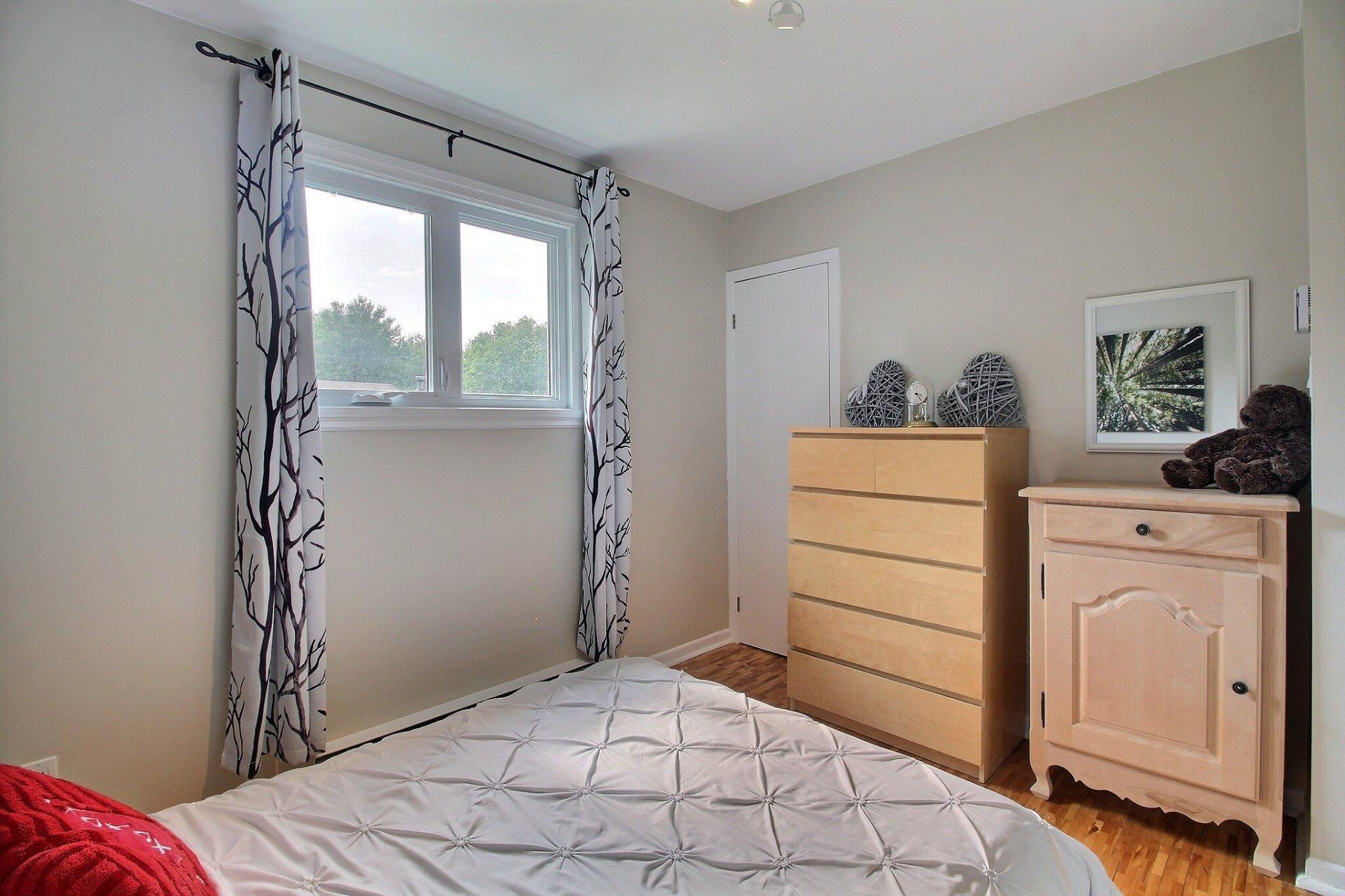 









160


Rue Jean

,
Drummondville,




QC
J2A3K2

