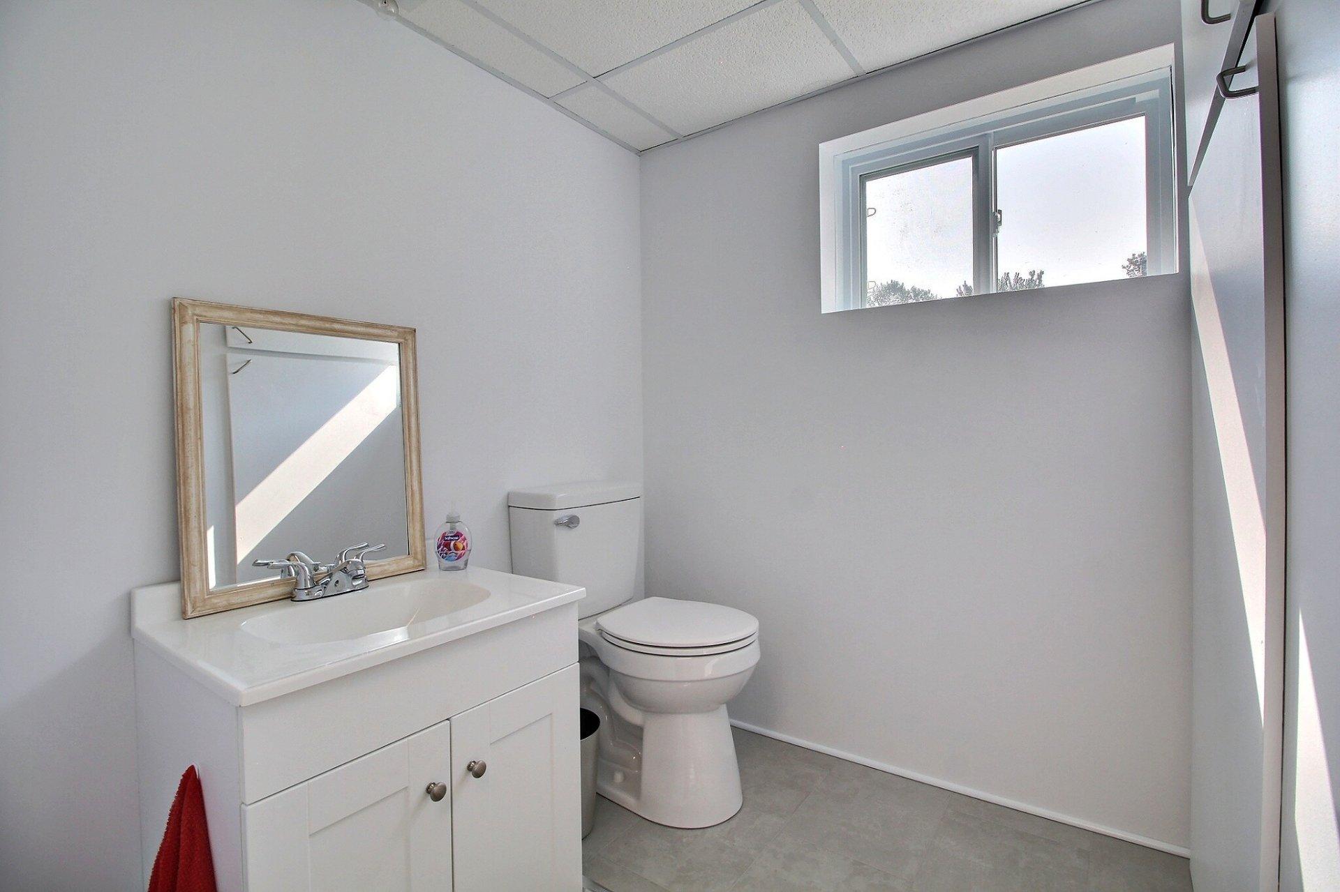 









160


Rue Jean

,
Drummondville,




QC
J2A3K2

