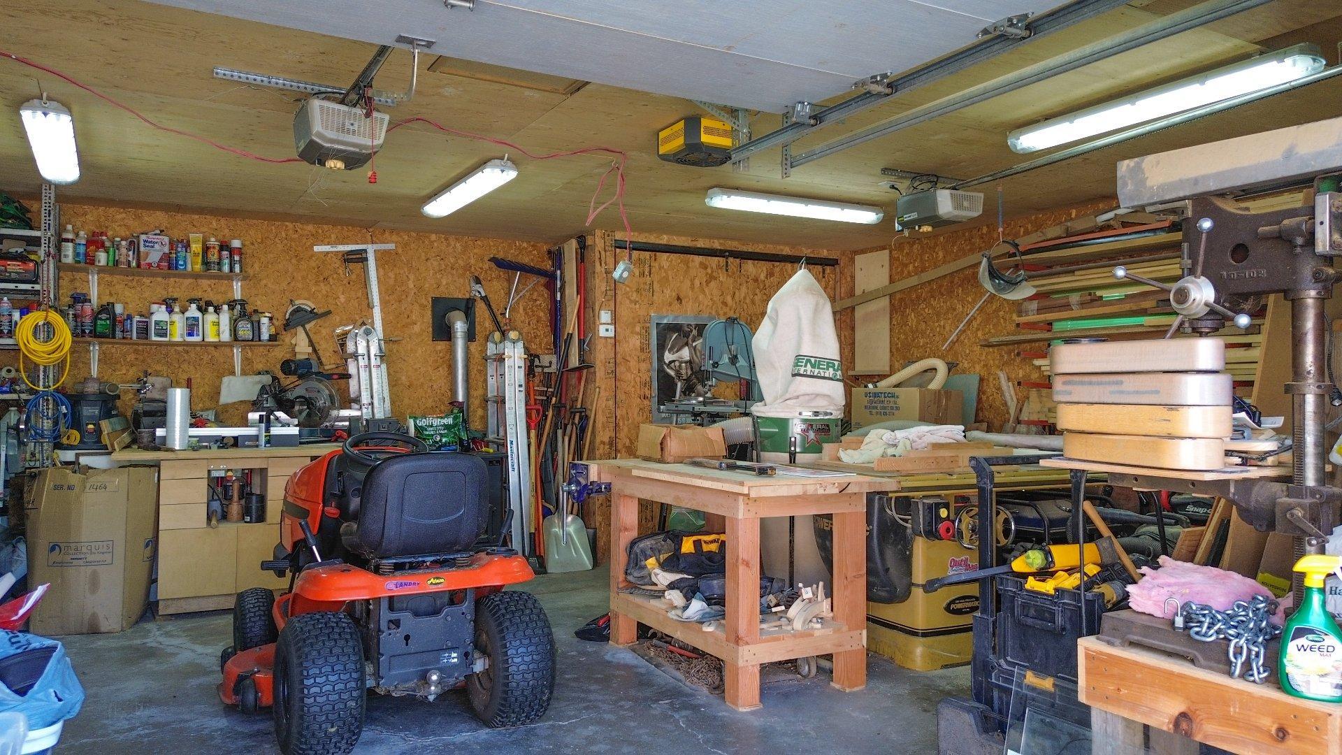 









160


Rue Jean

,
Drummondville,




QC
J2A3K2

