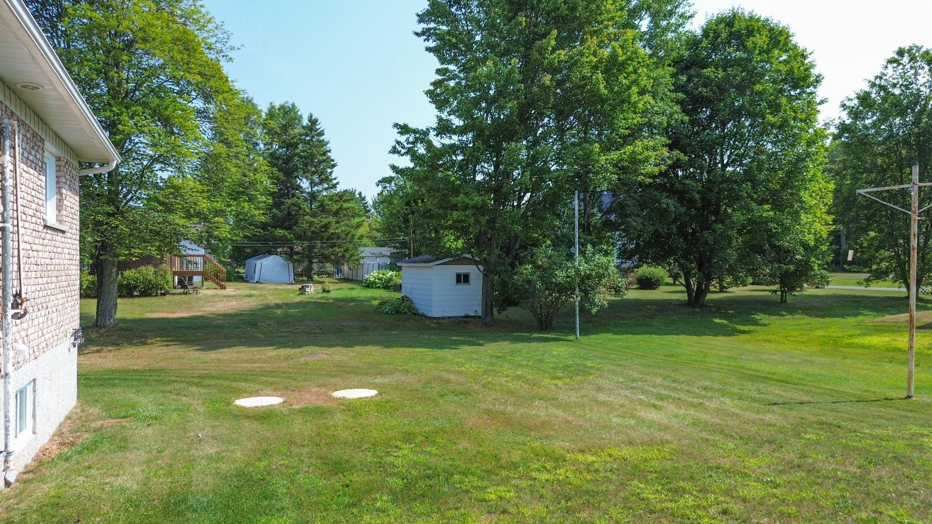 









160


Rue Jean

,
Drummondville,




QC
J2A3K2

