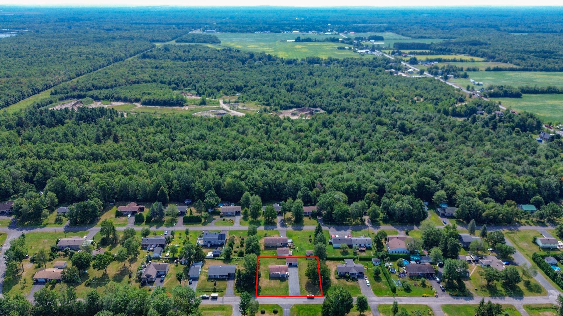 









160


Rue Jean

,
Drummondville,




QC
J2A3K2

