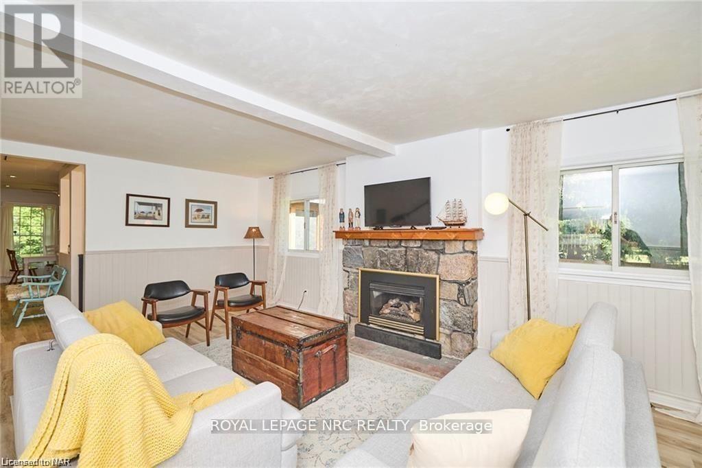 












213 SCHOOLEY ROAD

,
Fort Erie (Crystal Beach),




Ontario
L0S1B0

