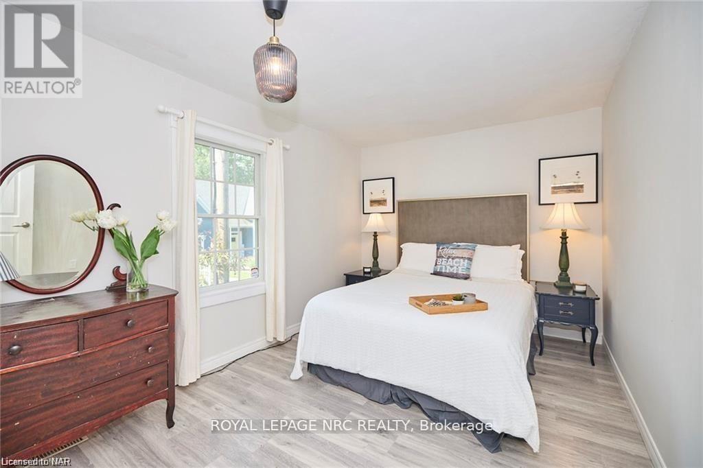 












213 SCHOOLEY ROAD

,
Fort Erie (Crystal Beach),




Ontario
L0S1B0

