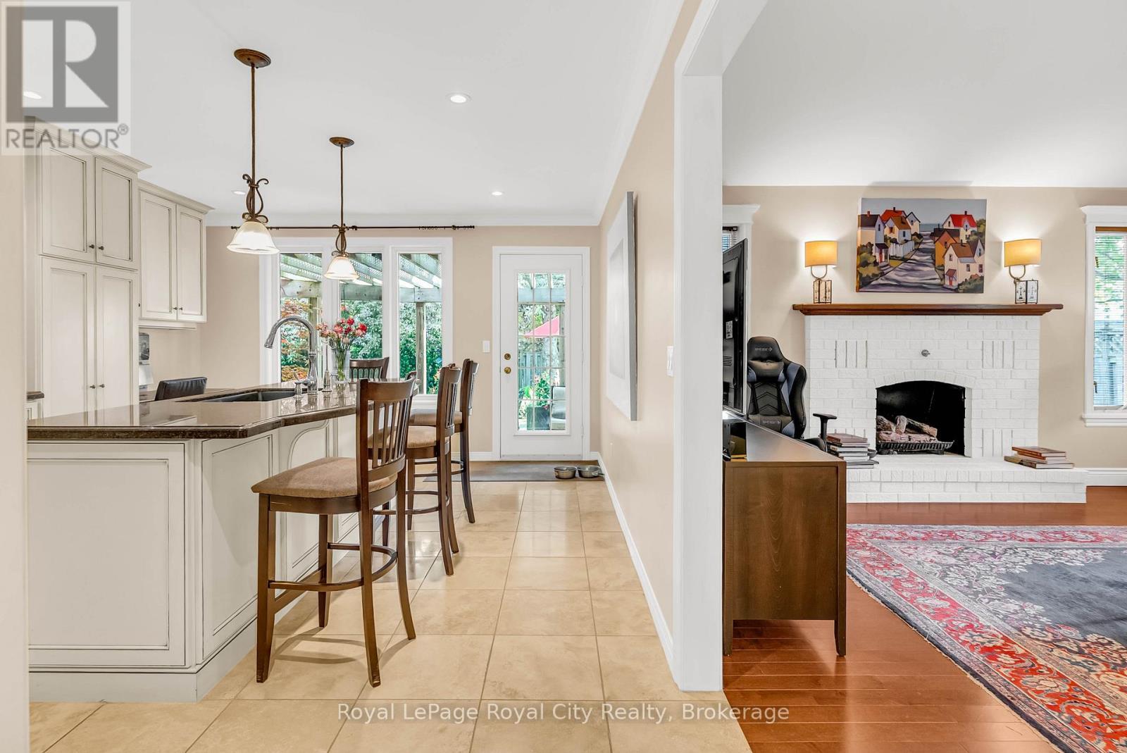 












12 WOOD DUCK COURT

,
Guelph (Kortright Hills),




Ontario
N1C1B1

