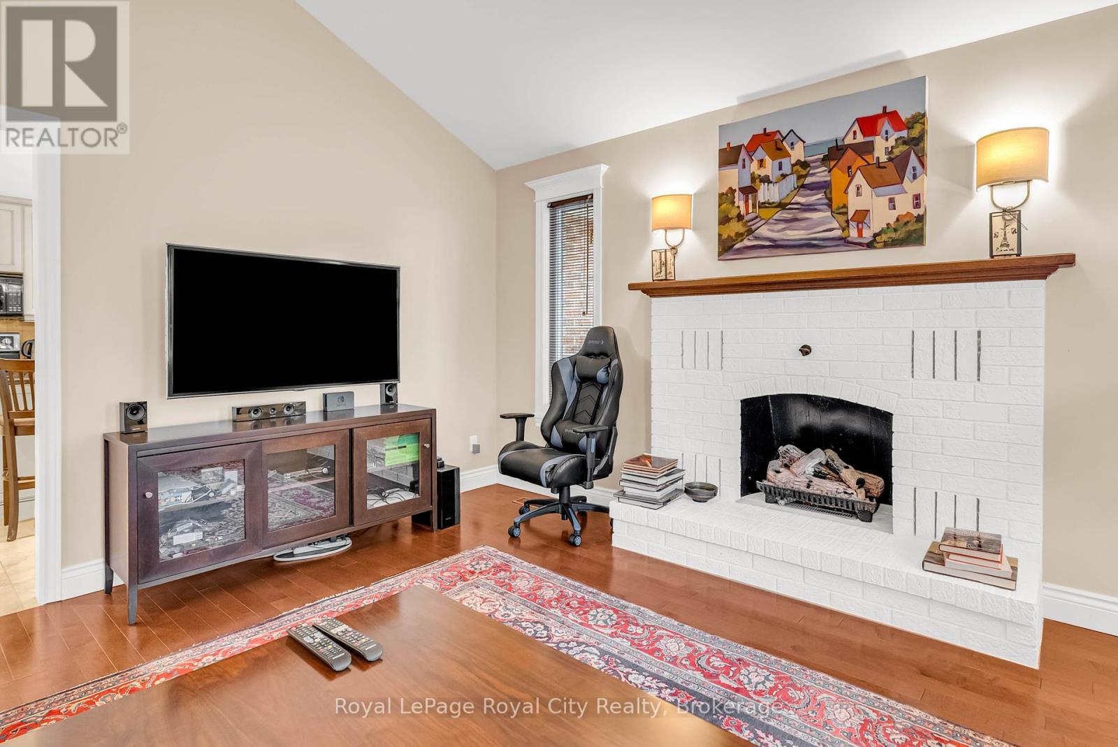 












12 WOOD DUCK COURT

,
Guelph (Kortright Hills),




Ontario
N1C1B1

