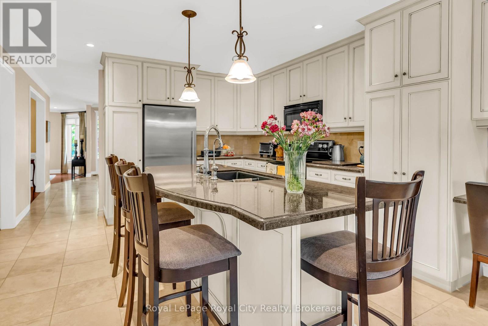 












12 WOOD DUCK COURT

,
Guelph (Kortright Hills),




Ontario
N1C1B1

