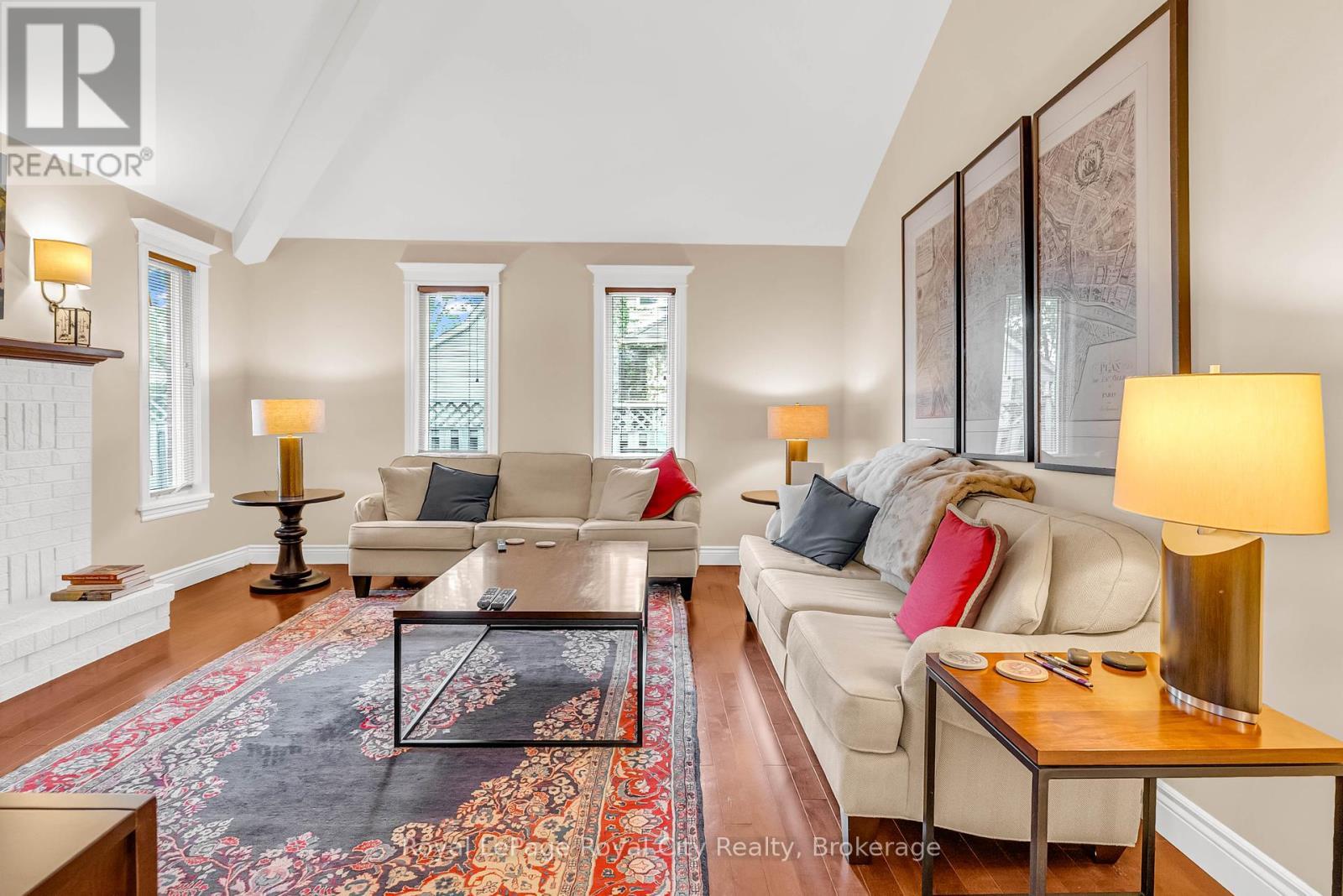 












12 WOOD DUCK COURT

,
Guelph (Kortright Hills),




Ontario
N1C1B1

