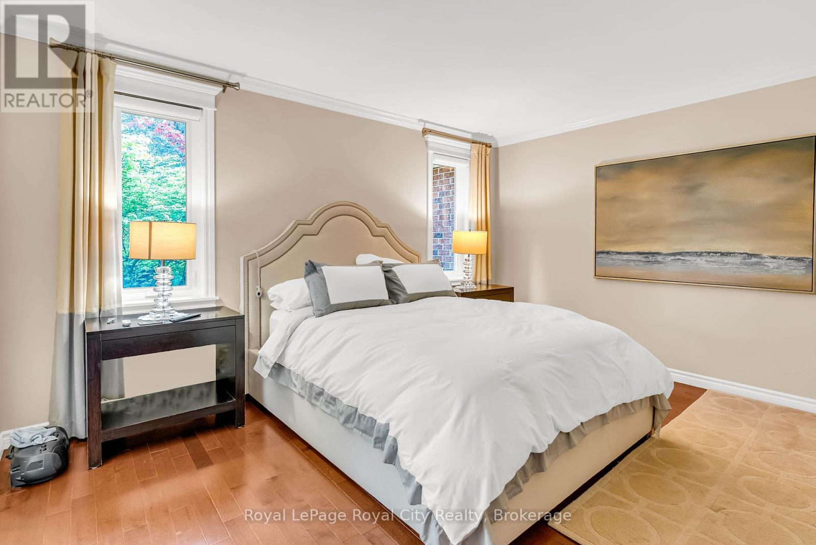 












12 WOOD DUCK COURT

,
Guelph (Kortright Hills),




Ontario
N1C1B1

