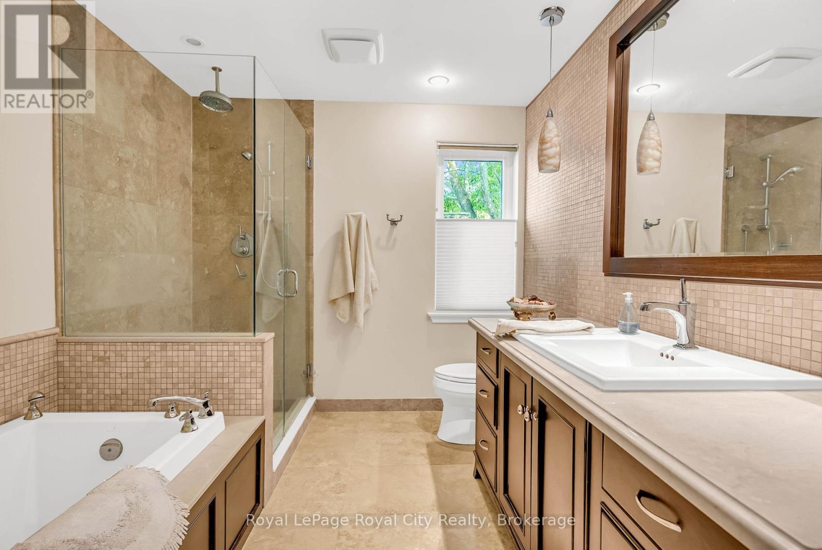 












12 WOOD DUCK COURT

,
Guelph (Kortright Hills),




Ontario
N1C1B1

