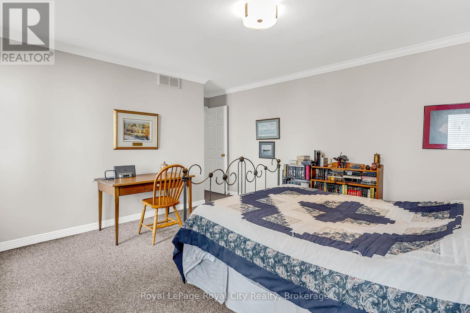 












12 WOOD DUCK COURT

,
Guelph (Kortright Hills),




Ontario
N1C1B1

