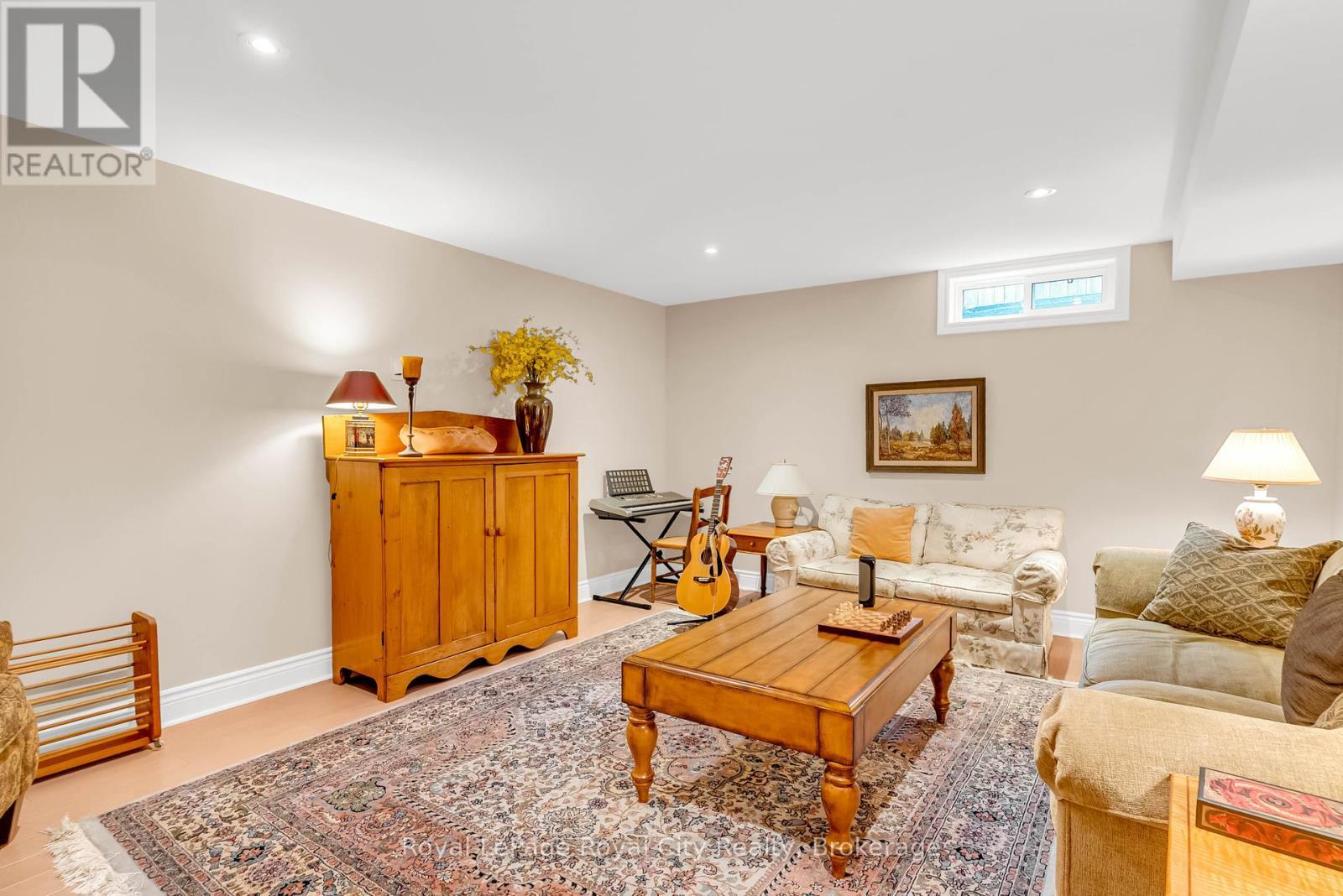 












12 WOOD DUCK COURT

,
Guelph (Kortright Hills),




Ontario
N1C1B1

