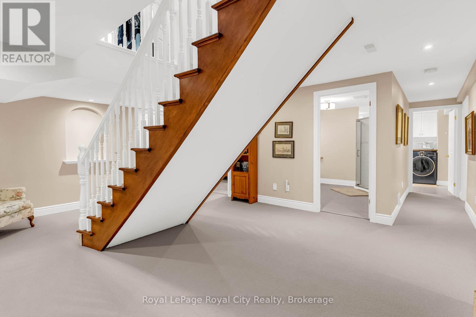 












12 WOOD DUCK COURT

,
Guelph (Kortright Hills),




Ontario
N1C1B1

