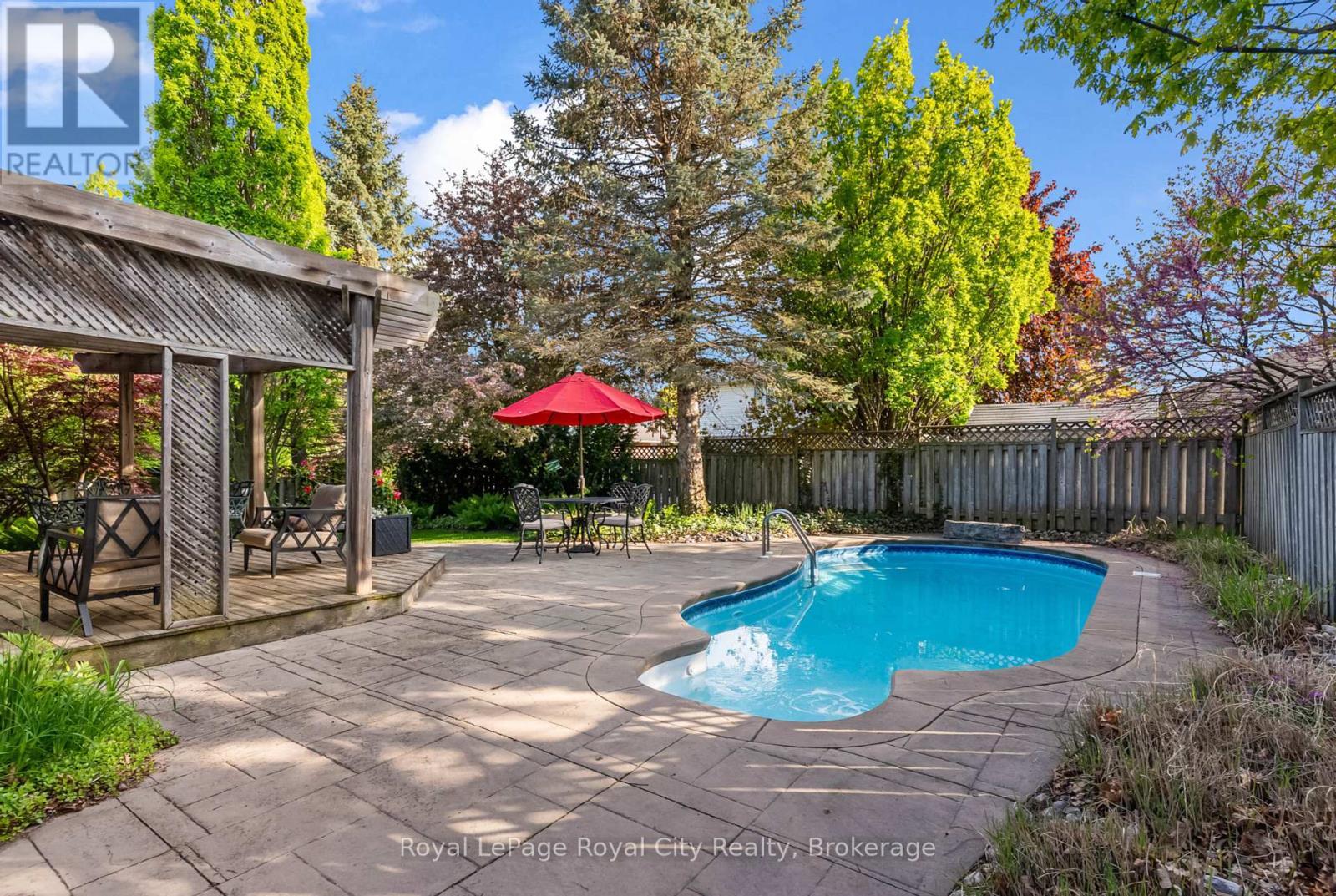 












12 WOOD DUCK COURT

,
Guelph (Kortright Hills),




Ontario
N1C1B1

