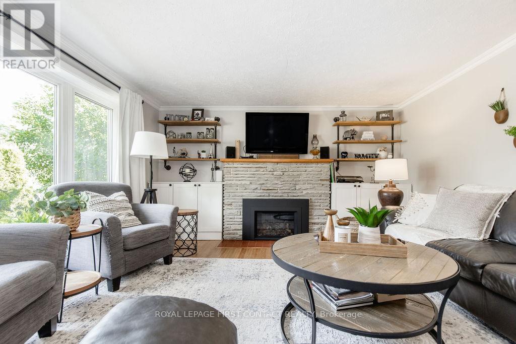 












315 CRAWFORD STREET

,
Orillia,




Ontario
L3V1K2

