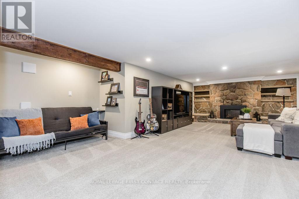 












315 CRAWFORD STREET

,
Orillia,




Ontario
L3V1K2

