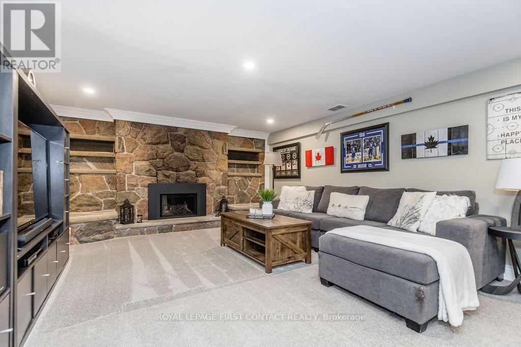 












315 CRAWFORD STREET

,
Orillia,




Ontario
L3V1K2


