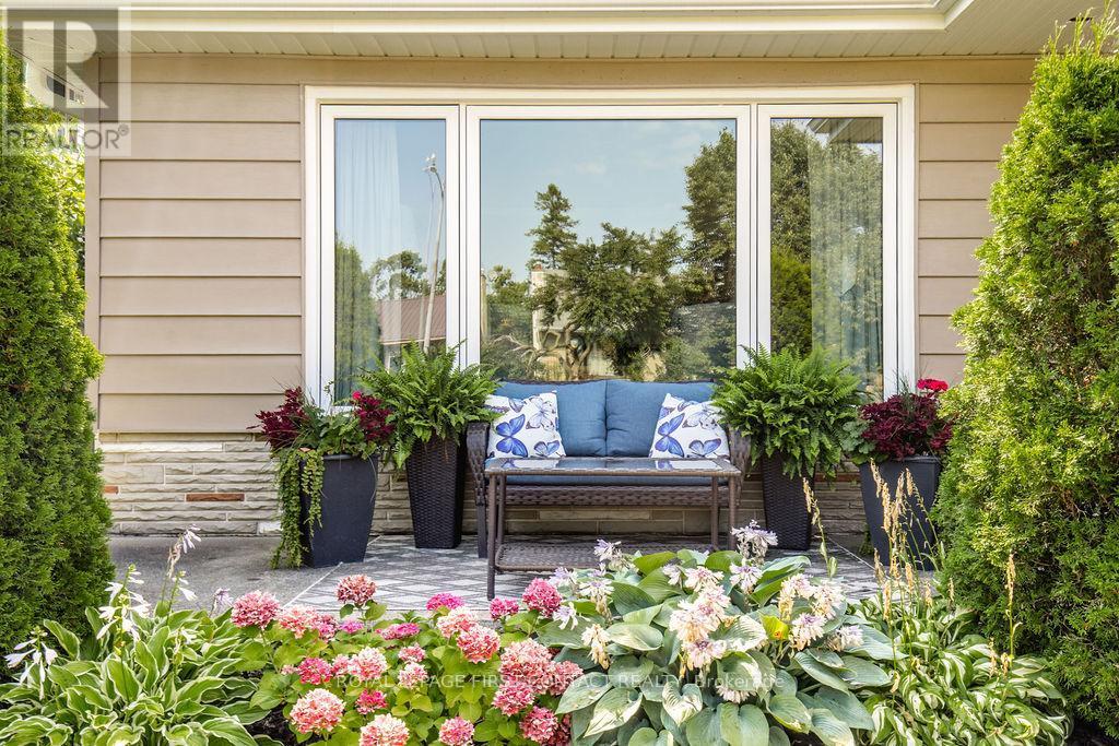 












315 CRAWFORD STREET

,
Orillia,




Ontario
L3V1K2

