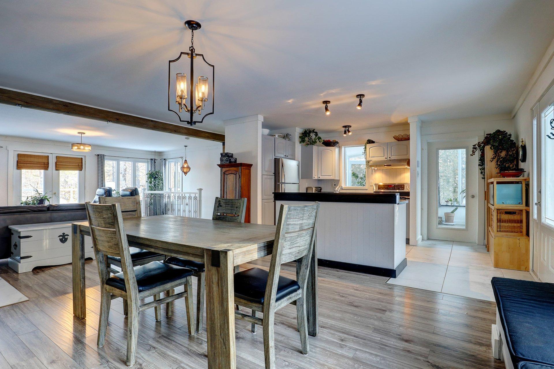 









455


Rue de la Brème

,
Saint-Denis-de-Brompton,




QC
J0B2P0

