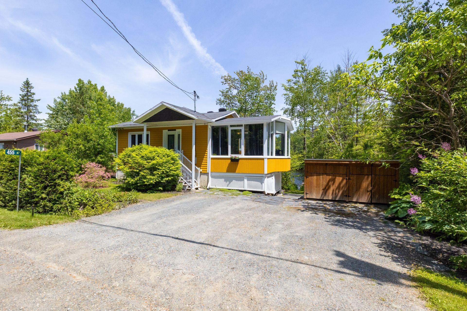 









455


Rue de la Brème

,
Saint-Denis-de-Brompton,




QC
J0B2P0

