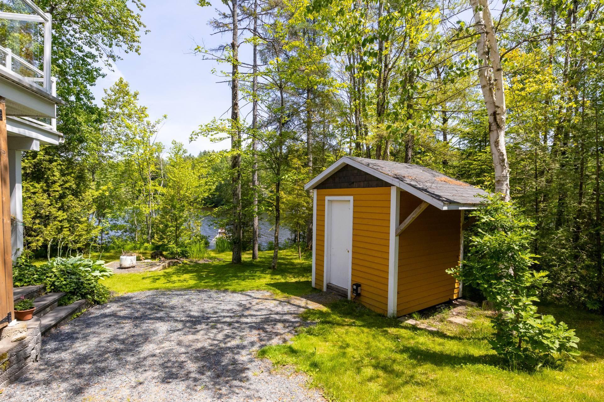









455


Rue de la Brème

,
Saint-Denis-de-Brompton,




QC
J0B2P0

