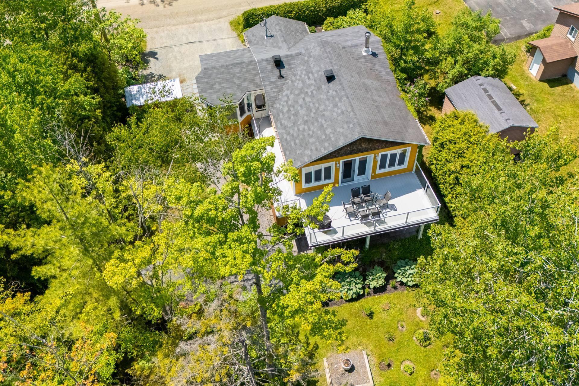 









455


Rue de la Brème

,
Saint-Denis-de-Brompton,




QC
J0B2P0

