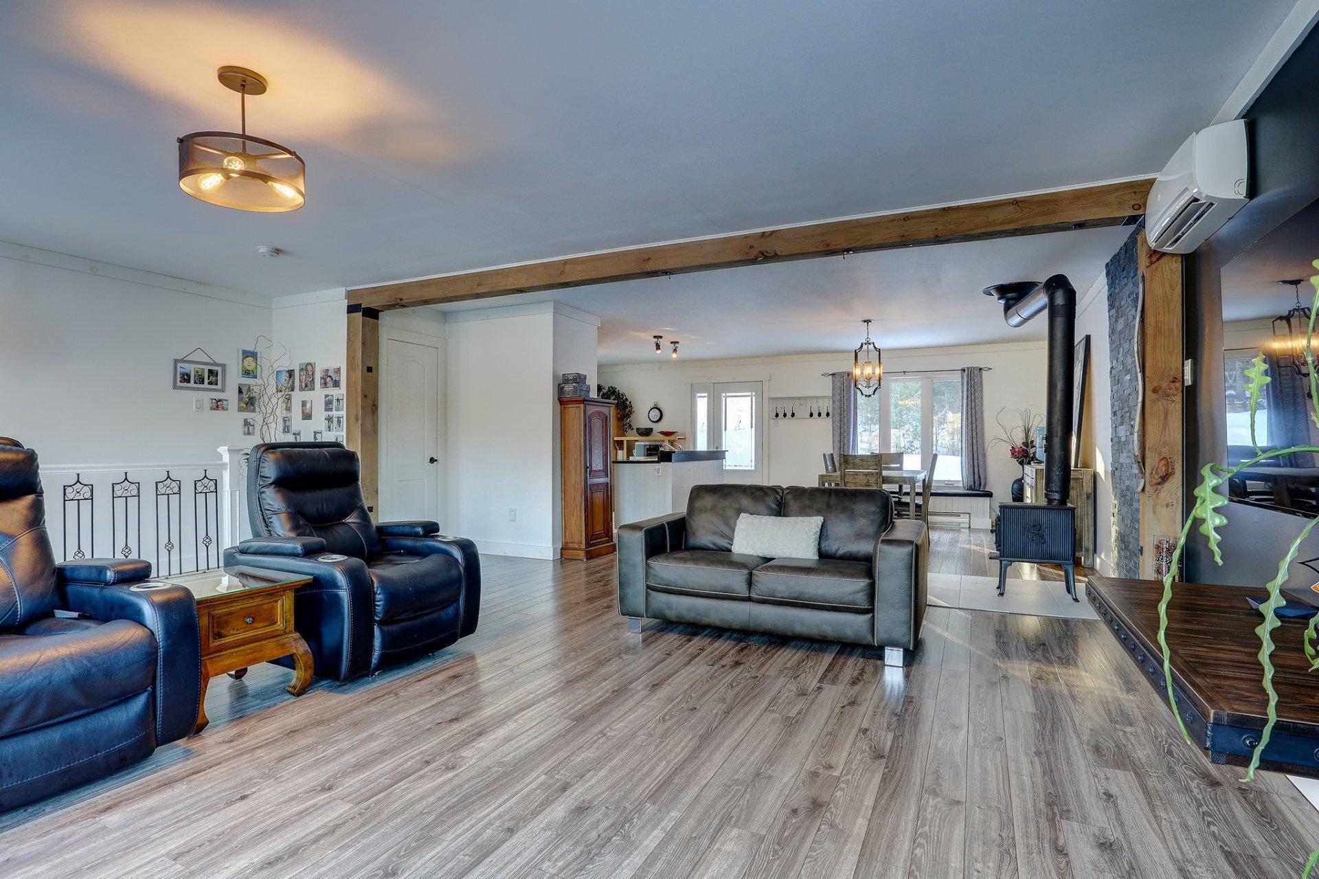 









455


Rue de la Brème

,
Saint-Denis-de-Brompton,




QC
J0B2P0

