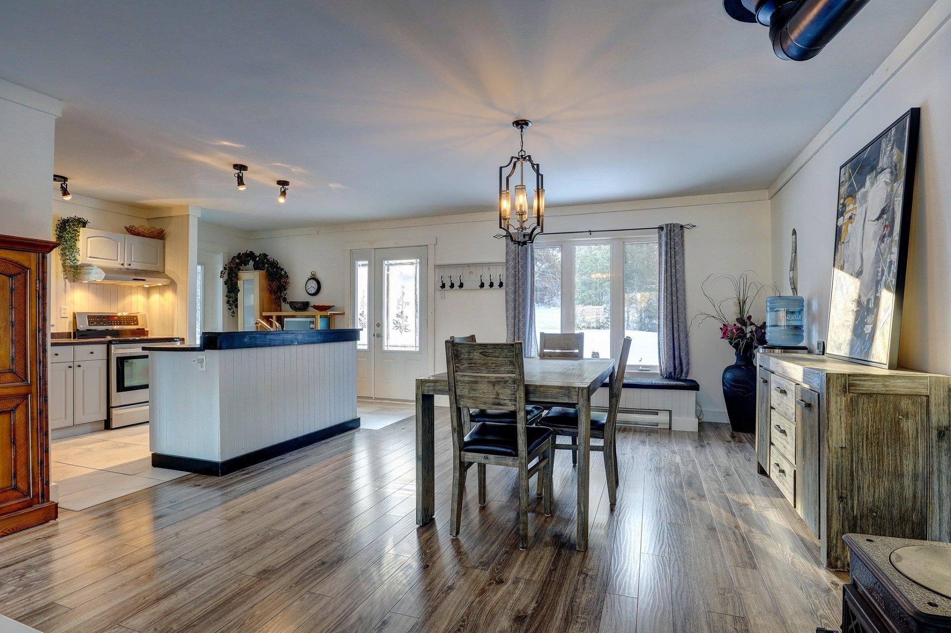 









455


Rue de la Brème

,
Saint-Denis-de-Brompton,




QC
J0B2P0


