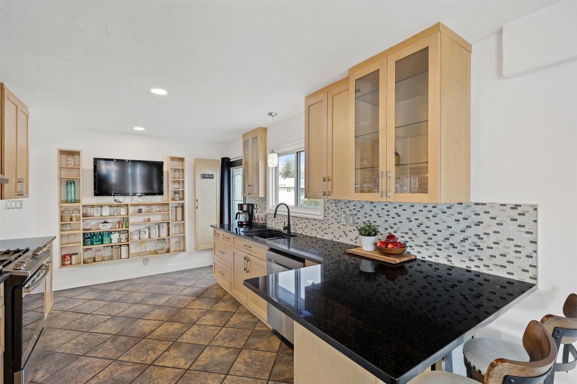 









1278


Kimberley

Crescent,
Kamloops,




BC
V2B 3B7

